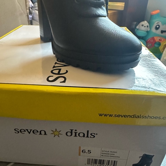 Beaut black boots womens size 6.5 NEW! Perfect
Brand seven dials! - Picture 3 of 3